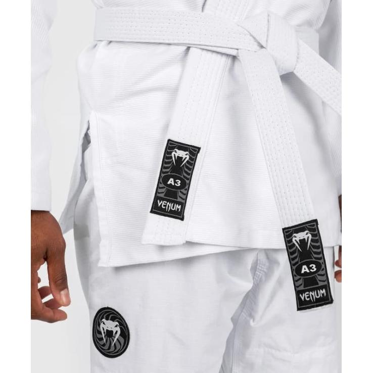 Primeiro Kimono de Jiu-Jitsu Venum Gi - Branco + Faixa Branca Inclusa
